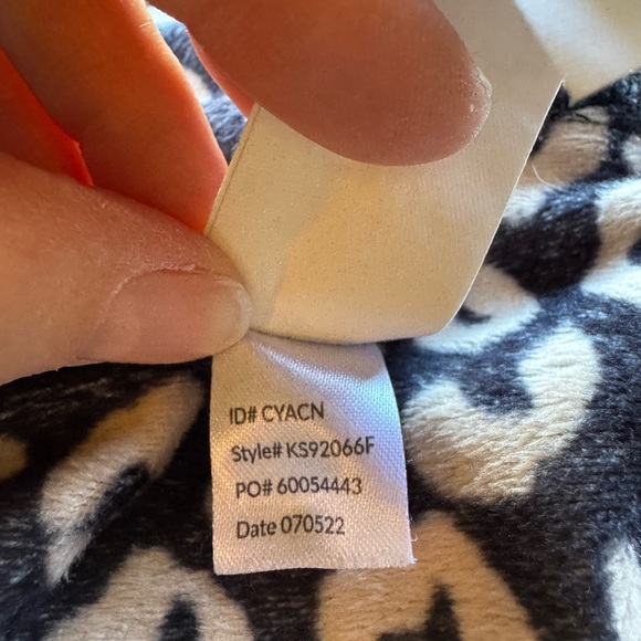 Kate Spade Black and Tan Velour Animal Print Leopard Cheetah Pajama Top Large - Picture 7 of 7